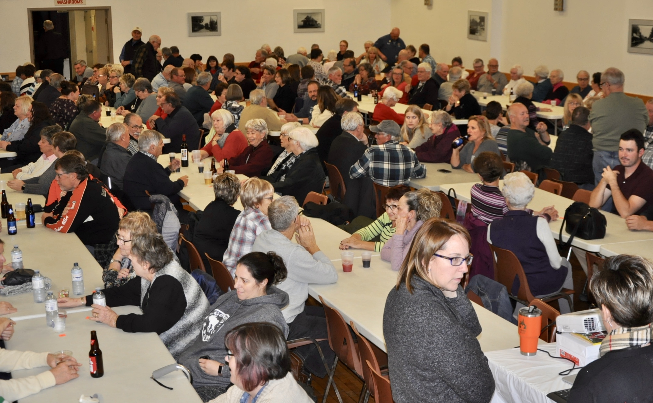 Featured image for 100 turkeys raffled off by Jarvis Lions at dinner