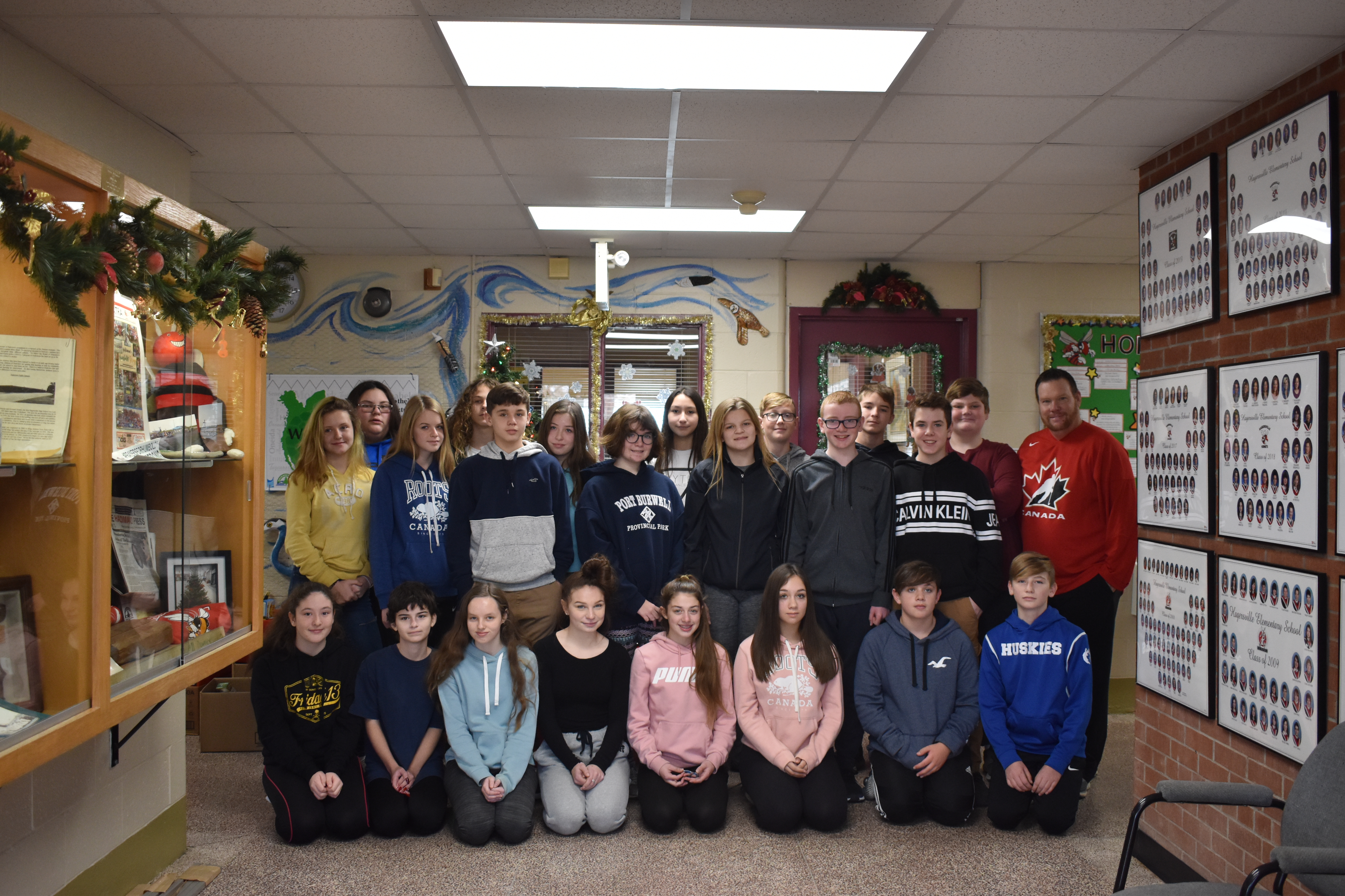 Featured image for HES students donate to food bank