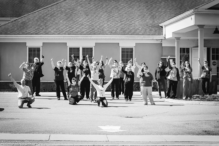 Featured image for Dunnville photographer wants to put smiles on faces with her photos