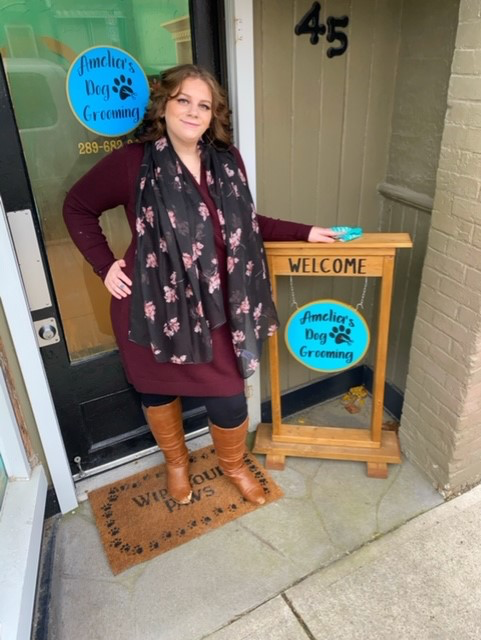 Featured image for New dog grooming business helps support Therapeutic Paws