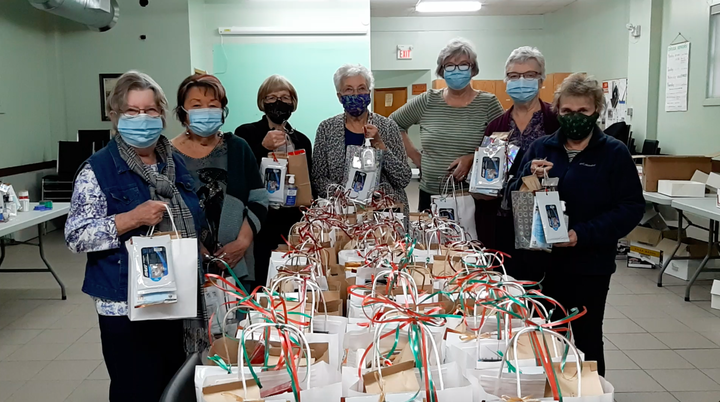 Featured image for Cayuga seniors assemble gift bags for members