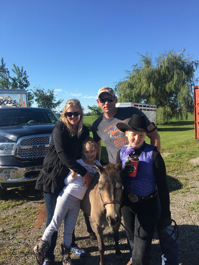 Featured image for Canfield mom fighting cancer with support of family, community