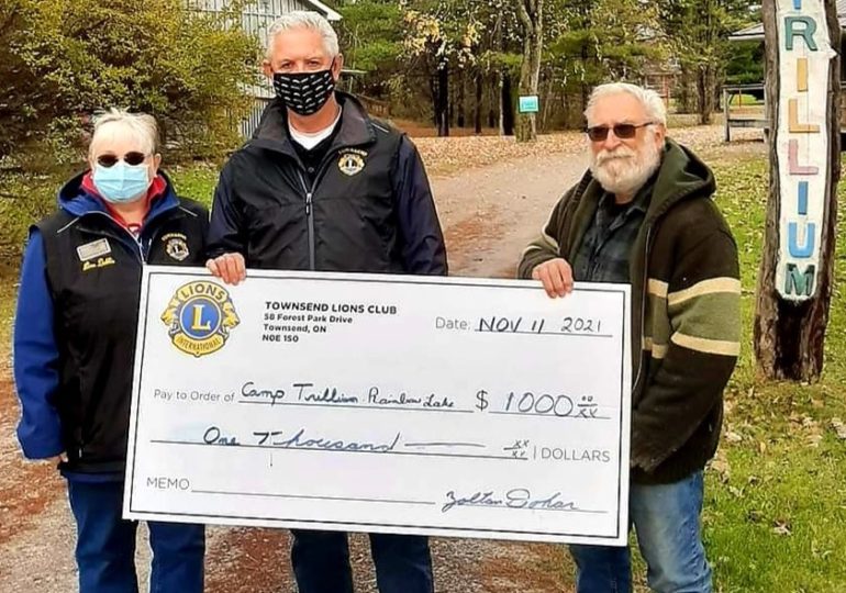 Townsend Lions donate $1,000 to Camp Trillium