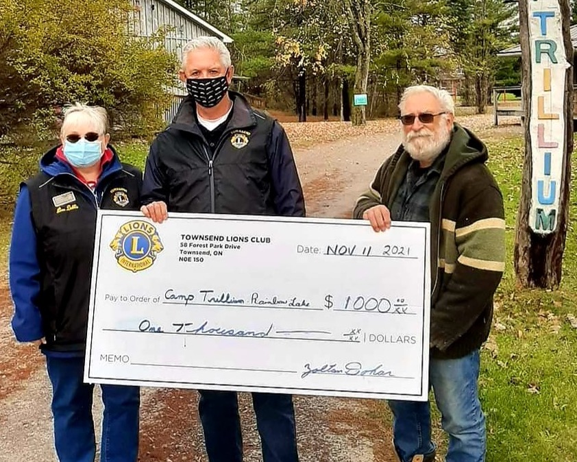 Featured image for Townsend Lions donate $1,000 to Camp Trillium