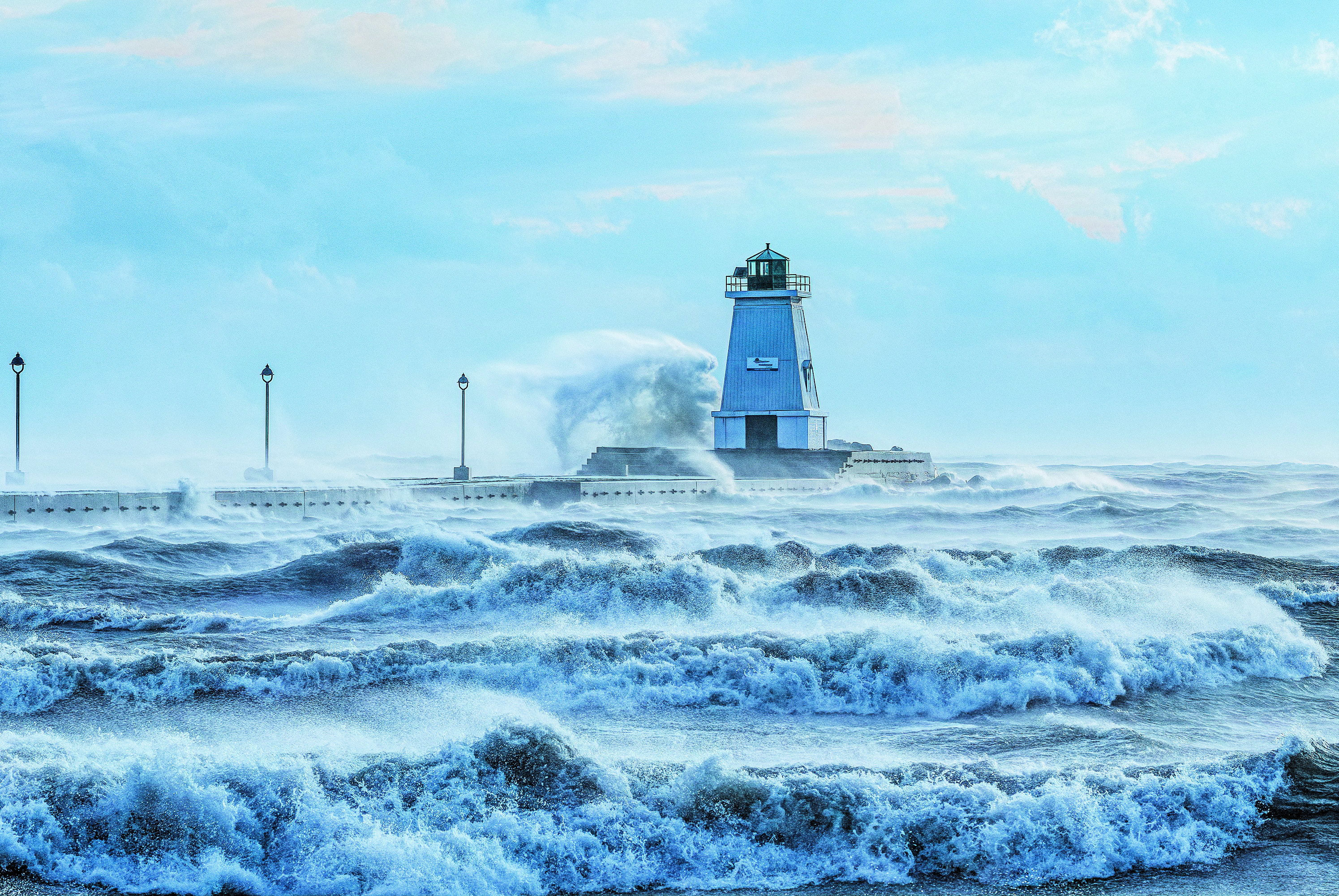 Featured image for Storm surge crashes  across Haldimand