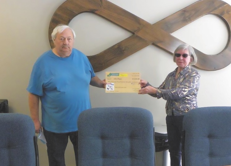 Featured image for Lowbanks resident catches the ace to win $9,000