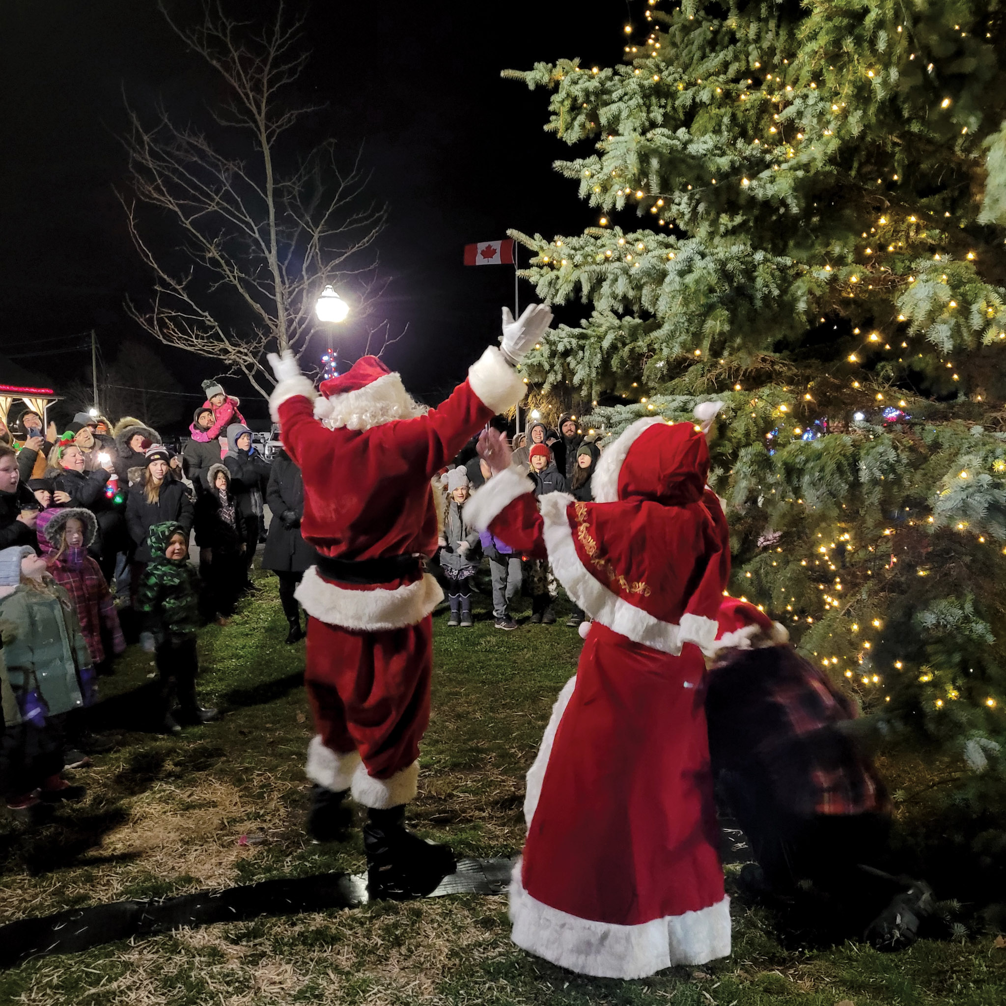 Featured image for Dunnville welcomes Santa Claus for annual festivities