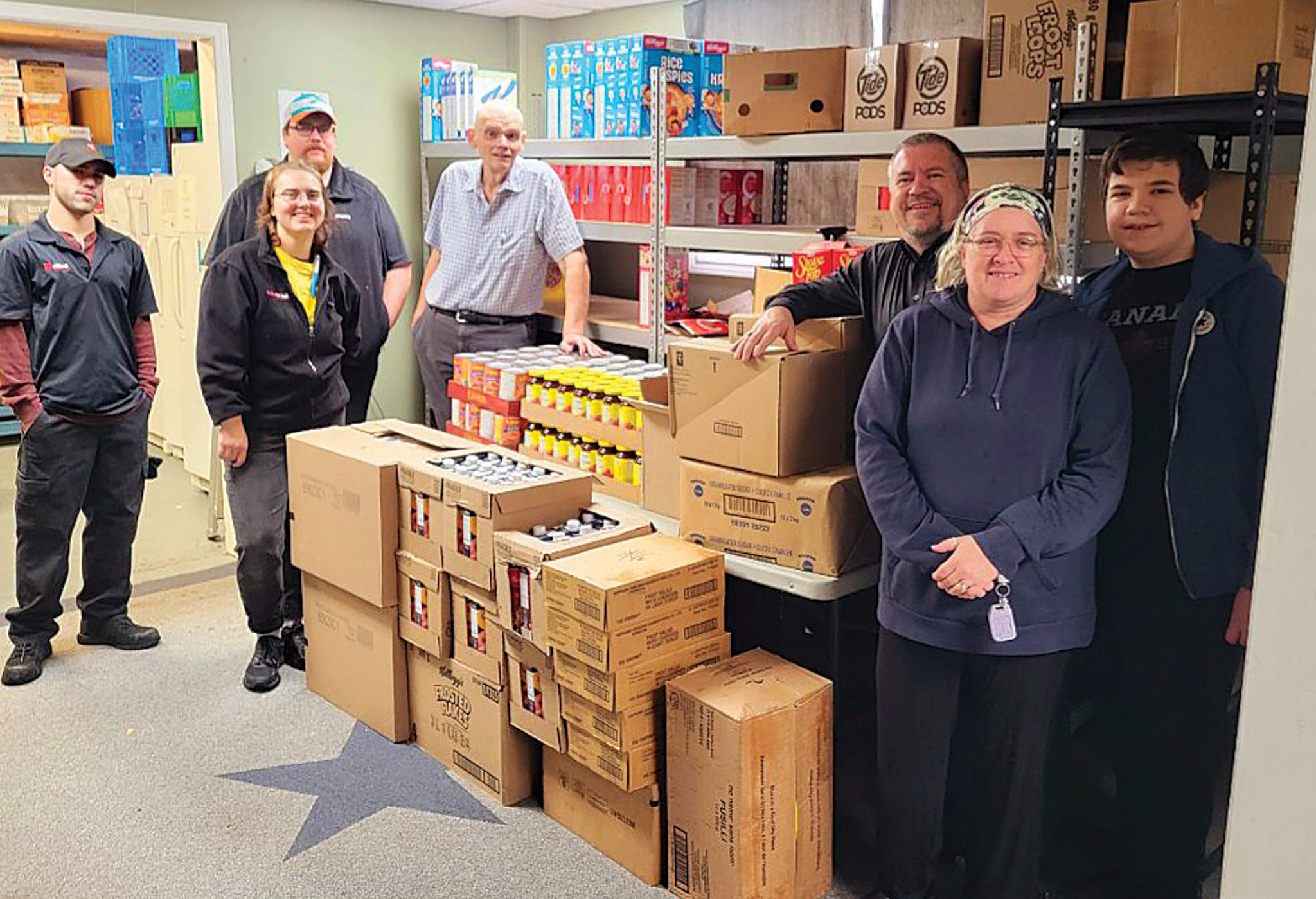 Featured image for Ron’s No Frills donates 1,500lbs. of products