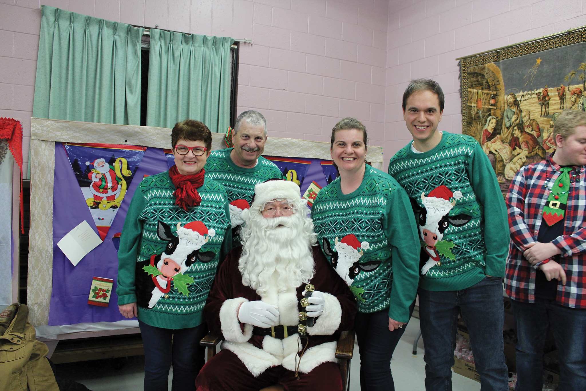 Featured image for Santa visits Hagersville for annual parade