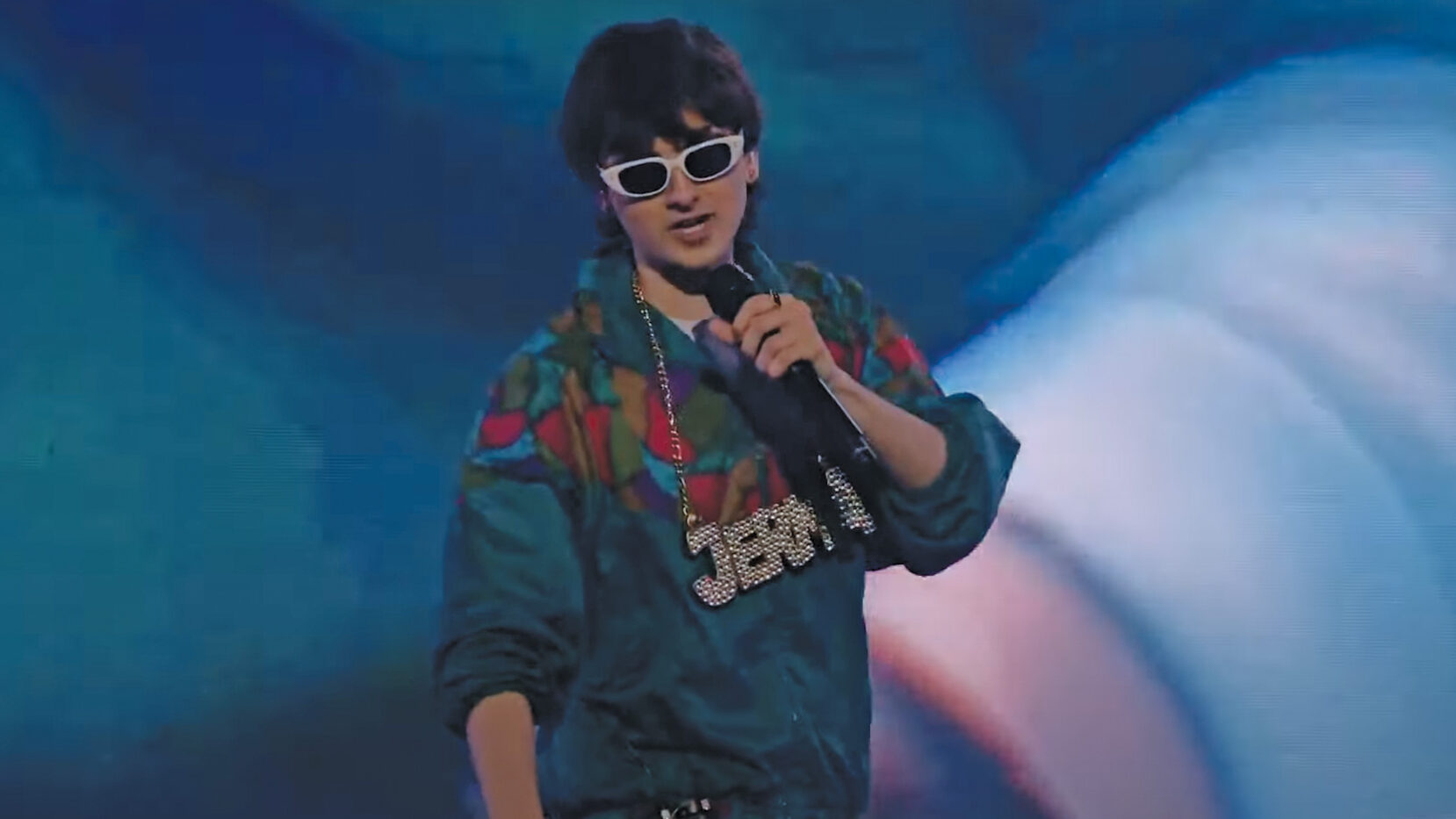 Featured image for 18-year-old Levi Passmore lights up stage at LA-based Streamer Awards