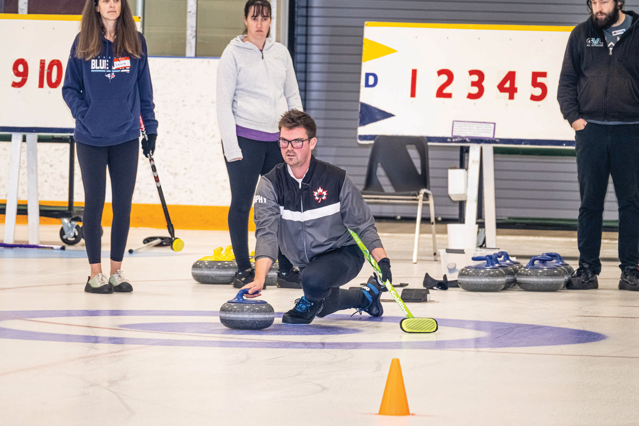 Featured image for Curling Club welcomes new members at Learn to Curl